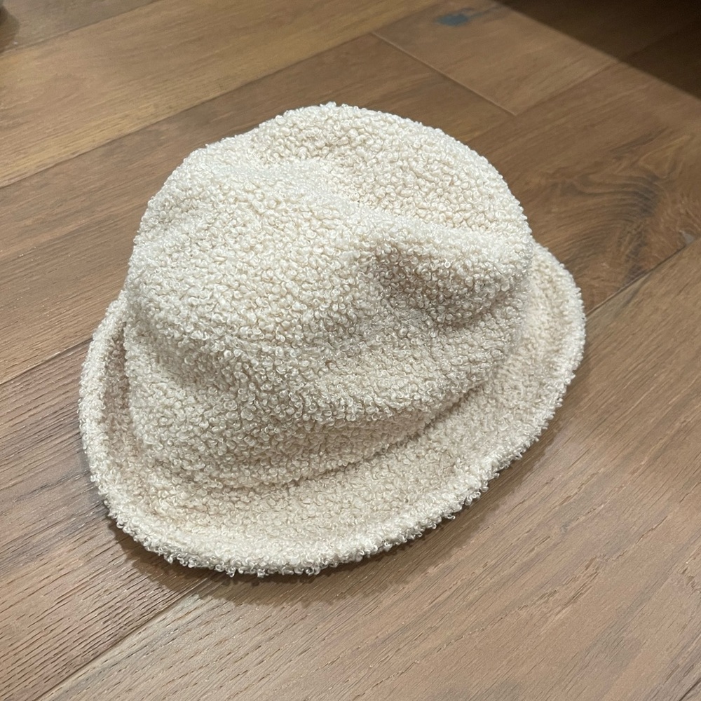 Sherpa bucket hat